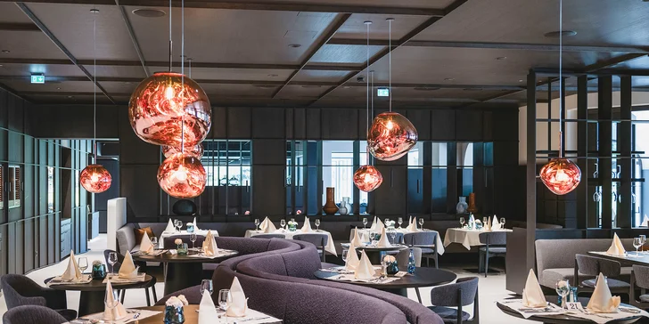 Luxusní horský resort v Tyrolských Alpách s nekonečným wellness, zábavou pro děti a polopenzí +