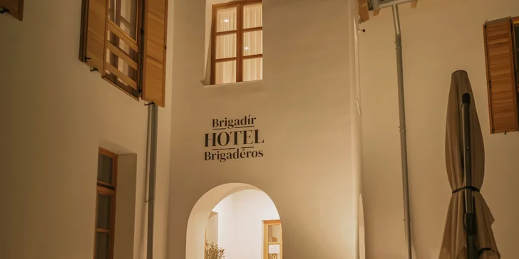 Pobyt s polopenzí v pohádkovém Zámku Františka II. Rákócziho na úpatí Tokaje