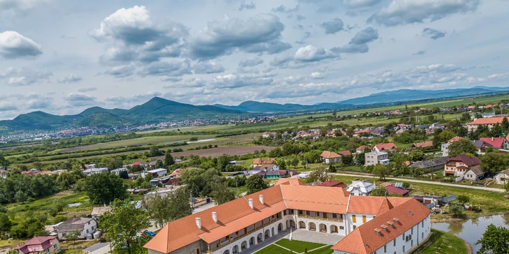 Pobyt s polopenzí v pohádkovém Zámku Františka II. Rákócziho na úpatí Tokaje
