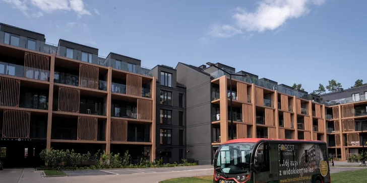 Nové apartmány u Baltu 15 min. od pláže: snídaně, bazény, vířivky a sauna