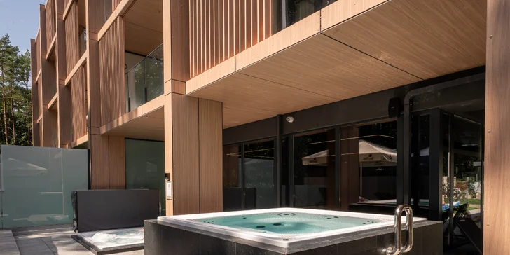 Nové apartmány u Baltu 15 min. od pláže: snídaně, bazény, vířivky a sauna