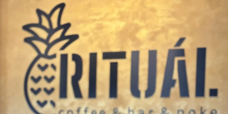 Chai latte, zimní koktejl a brownie v krásné kavárně pro 1 nebo 2 osoby