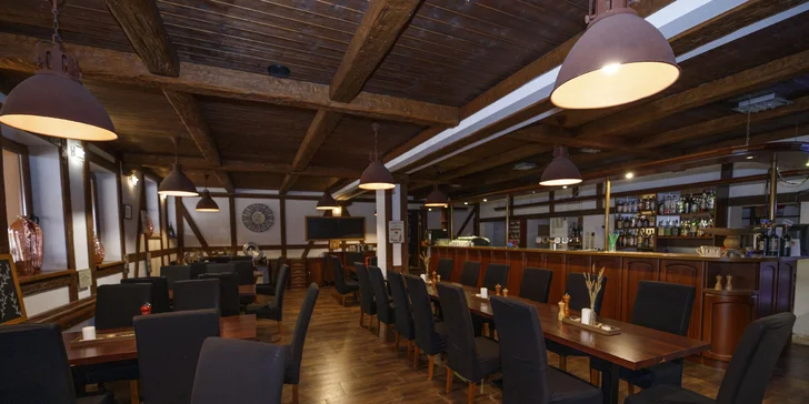 Luxusní tříchodové menu pro dva: Tomahawk z bizona v resortu Vigvam pro 2 osoby