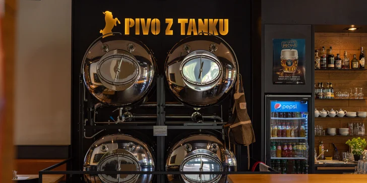 Rodinný oběd pro 4 osoby: tříchodové menu s hovězím vývarem, řízky či kuřetem a bábovkou