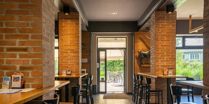 Rodinný oběd pro 4 osoby: tříchodové menu s hovězím vývarem, řízky či kuřetem a bábovkou