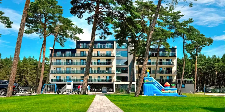 Navštivte slavné písečné duny v Łebě: apartmány u pláže, snídaně či polopenze