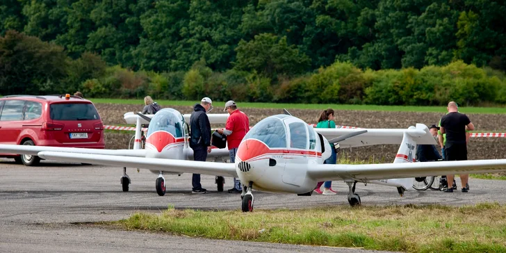 Pilotem na zkoušku: seznámení s letadlem i možnost převzít řízení, 20–60 minut