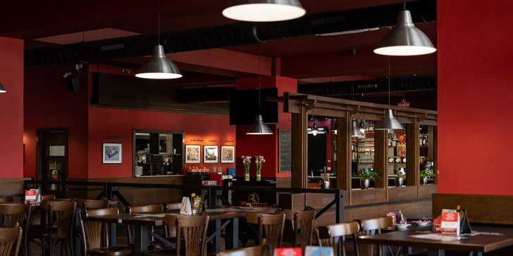 Rodinný oběd v Karviné pro 4 osoby: tříchodové menu včetně polévky a dezertu