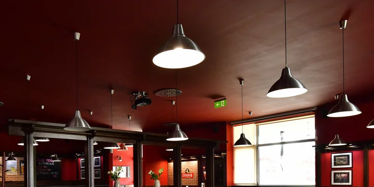 Rodinný oběd pro 4 osoby: tříchodové menu včetně polévky a dezertu