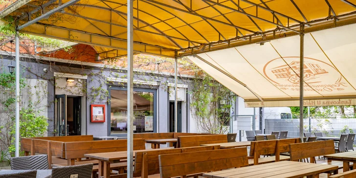 Rodinný oběd v Ostravě pro 4 osoby: tříchodové menu včetně polévky a dezertu