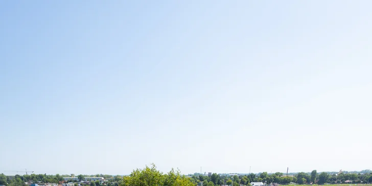 Dovolená jako z katalogu: Sluneční jezera a hotel s vlastní pláží, krytým bazénem, wellness i polopenzí