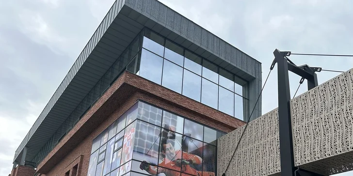 Dovolená jako z katalogu: Sluneční jezera a hotel s vlastní pláží, krytým bazénem, wellness i polopenzí