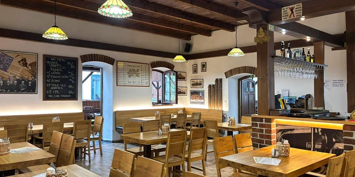 Vouchery v hodnotě 500-1500 Kč na pokrmy i nápoje v restauraci Centrum Lihovar