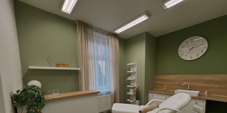 Chemický peeling nebo mezoterapie obličeje: regenerace pleti a vyhlazení jemných vrásek