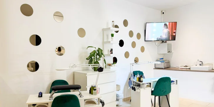 Uhrančivý pohled: prodloužení řas metodou řasa na řasu či 2D-4D vč. výživy