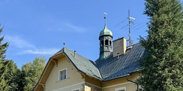 Historická Vládní vila v Luhačovicích: pobyt se snídaní v samém centru lázní