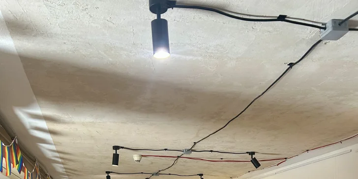 Horký nápoj dle výběru v centru Prahy: svařák, horká čokoláda i káva