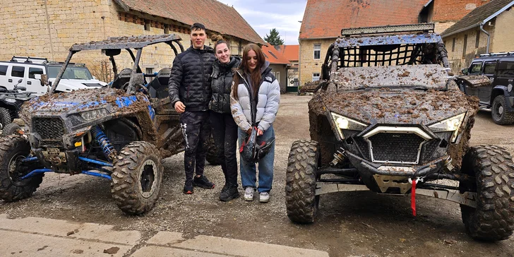 Jízda na přírodním okruhu: 15–60 min. v závodní buggy Polaris jako řidič nebo spolujezdec