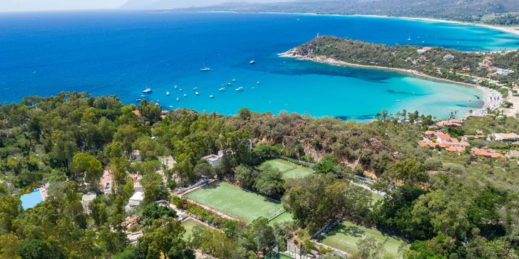 Sardinie: 4* rezort se stravou, bazény a spa, vč. vstupu do přírodního parku Naturalistico Bellavista