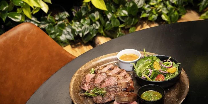 4chodové menu pro 2 osoby: argentinské steaky, carpaccio i tiramisu