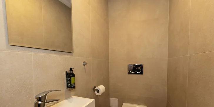 Privátní vířivka na 60 min. s láhví prosecca nebo na 90 min. se sushi pro dva