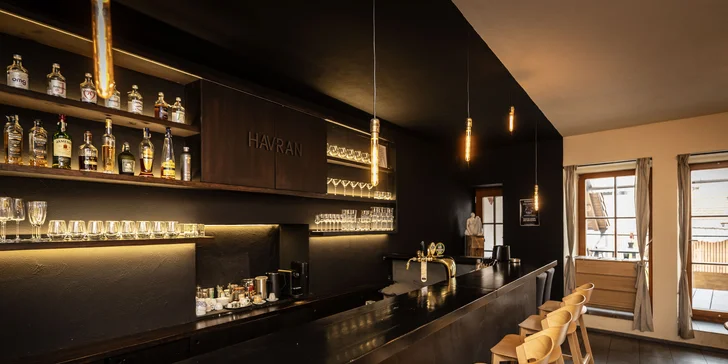 Degustační asijské menu v Litomyšli pro 2 osoby: polévka phở, krevety, knedlíčky gyoza a další