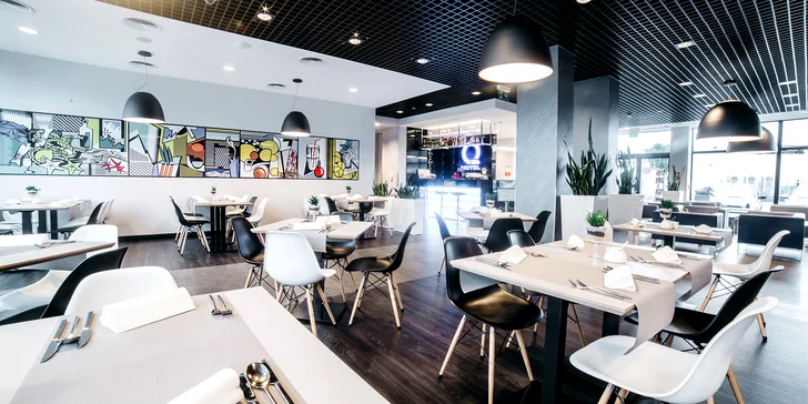 Pobyt v moderním hotelu se snídaní nebo polopenzí kousek od centra Krakova