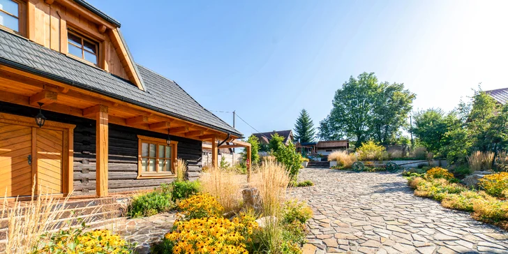 Kouzelný pobyt na Oravě: moderní chalupa pro 8 osob s privátním wellness a velkou zahradou