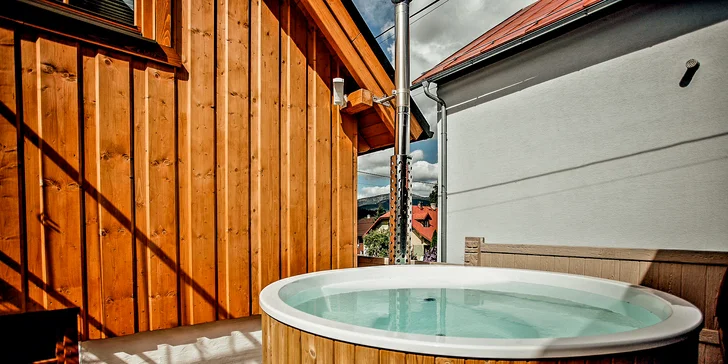 Kouzelný pobyt na Oravě: moderní chalupa pro 8 osob s privátním wellness a velkou zahradou