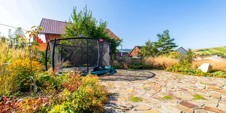 Kouzelný pobyt na Oravě: moderní chalupa pro 8 osob s privátním wellness a velkou zahradou