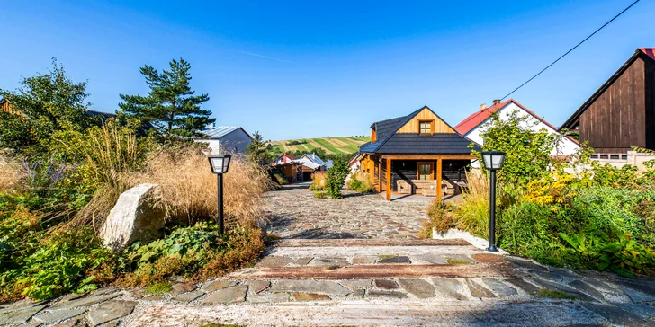 Kouzelný pobyt na Oravě: moderní chalupa pro 8 osob s privátním wellness a velkou zahradou