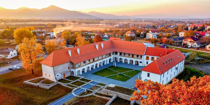 Pobyt s polopenzí v pohádkovém Zámku Františka II. Rákócziho na úpatí Tokaje