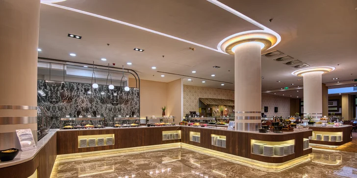 Za relaxem do Budapešti: 4* hotel s polopenzí, wellness a vstupem do vodního zábavního parku Aquaworld