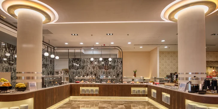 Za relaxem do Budapešti: 4* hotel s polopenzí, wellness a vstupem do vodního zábavního parku Aquaworld