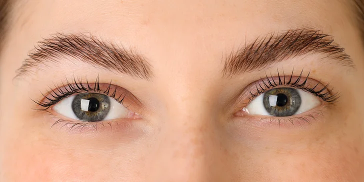 Okouzlující pohled: barvení i laminace obočí a řas v salonu v Ústí nad Labem