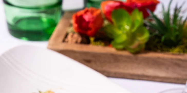 4chodové menu s proseccem pro 1-2 osoby: paštika, krémová polévka, roastbeef i fondán