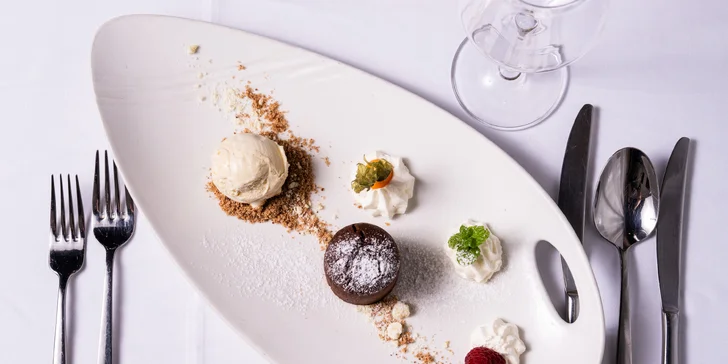 4chodové menu s proseccem pro 1-2 osoby: paštika, krémová polévka, roastbeef i fondán