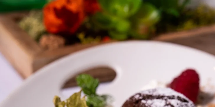 4chodové menu s proseccem pro 1-2 osoby: paštika, krémová polévka, roastbeef i fondán