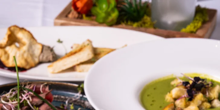 4chodové menu s proseccem pro 1-2 osoby: paštika, krémová polévka, roastbeef i fondán