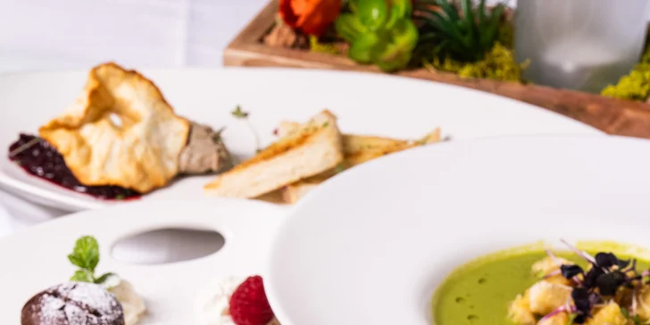 4chodové menu s proseccem pro 1-2 osoby: paštika, krémová polévka, roastbeef i fondán