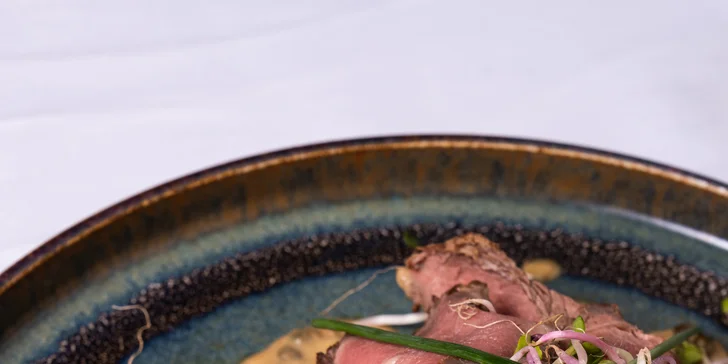 4chodové menu s proseccem pro 1-2 osoby: paštika, krémová polévka, roastbeef i fondán