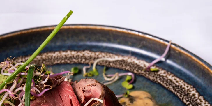 4chodové menu s proseccem pro 1-2 osoby: paštika, krémová polévka, roastbeef i fondán