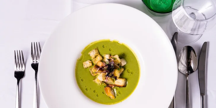 4chodové menu s proseccem pro 1-2 osoby: paštika, krémová polévka, roastbeef i fondán