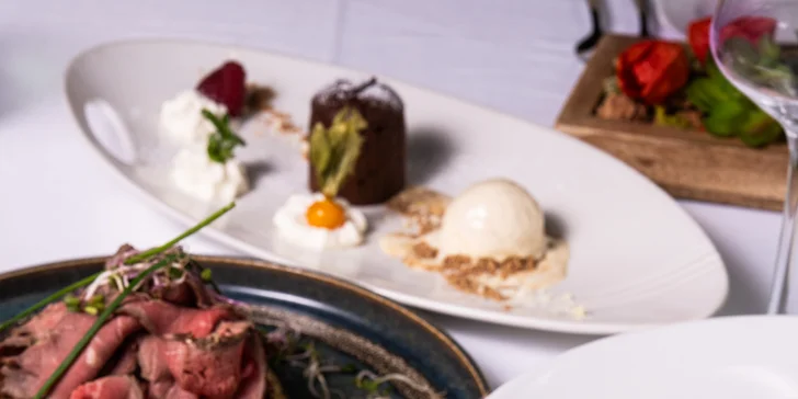 4chodové menu s proseccem pro 1-2 osoby: paštika, krémová polévka, roastbeef i fondán