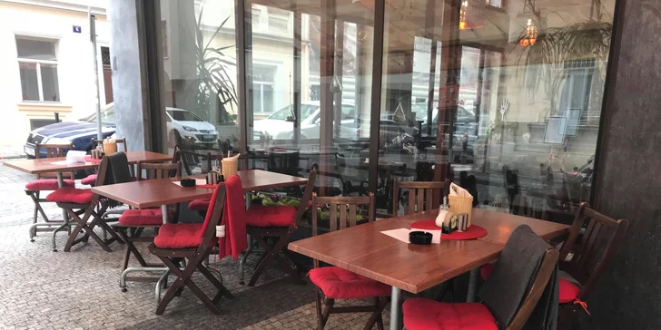 Voucher do restaurace Příčný řez v centru Prahy: 500 až 2000 Kč