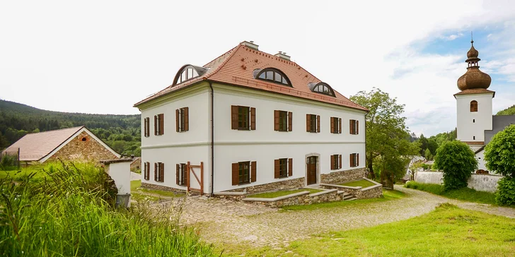 Pobyt na Šumavě: moderní zrekonstruovaná fara v Rejštejně, 3 km od Kašperských hor