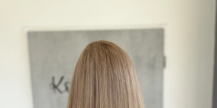 Trendy zesvětlení vlasů: balayage pro všechny délky vlasů v salonu v Budějovicích