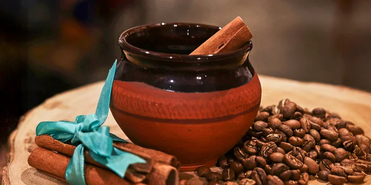 Horký nápoj dle výběru v centru Prahy: svařák, horká čokoláda i káva