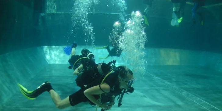 Zkušební ponor či komplexní potápěčský kurz s