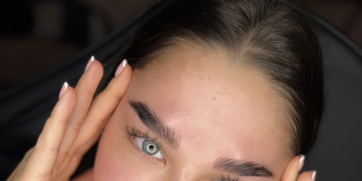 Laminace obočí a řas pro neodolatelný pohled